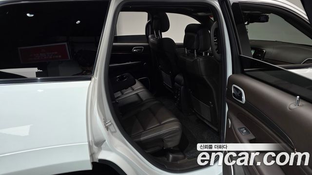 Jeep Grand Cherokee 3.6 Summit WK2 2019 — фото 12