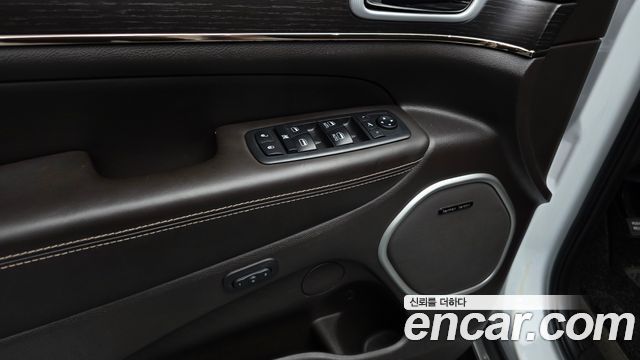 Jeep Grand Cherokee 3.6 Summit WK2 2019 — фото 18