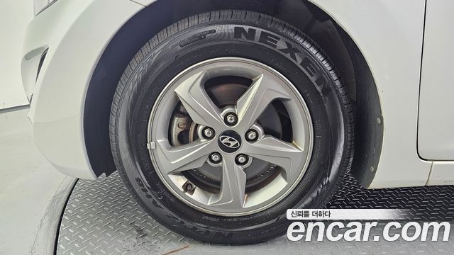 Hyundai Avante 1.6 GDi Style 2014 — фото 5