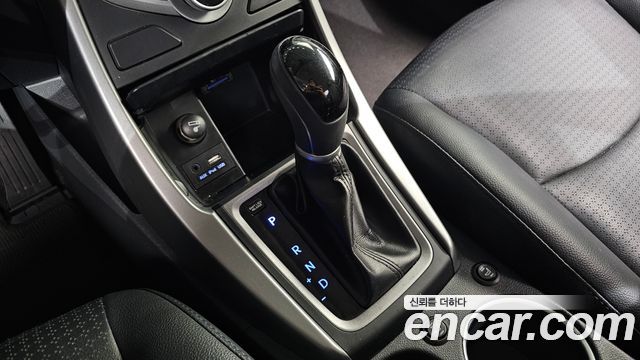 Hyundai Avante 1.6 GDi Style 2014 — фото 9