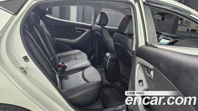 Hyundai Avante 1.6 GDi Style 2014 — фото 11