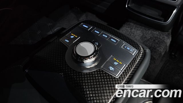 Genesis G80 (RG3) Gasoline 2.5 Turbo AWD 2025 — фото 19