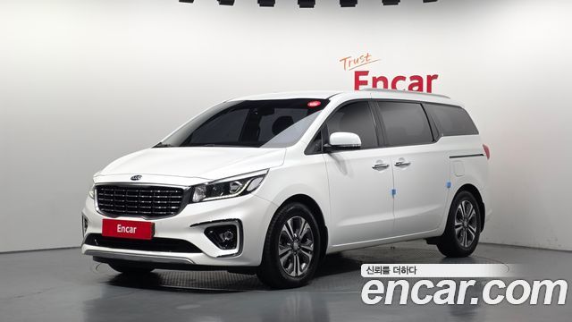 Kia Carnival 9-Seater Luxury 2019 — фото 1