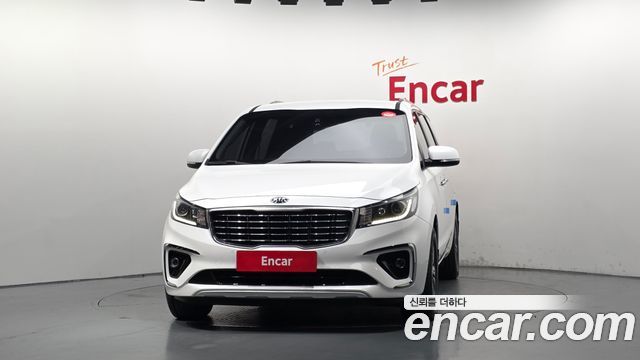 Kia Carnival 9-Seater Luxury 2019 — фото 3