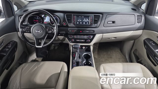 Kia Carnival 9-Seater Luxury 2019 — фото 7