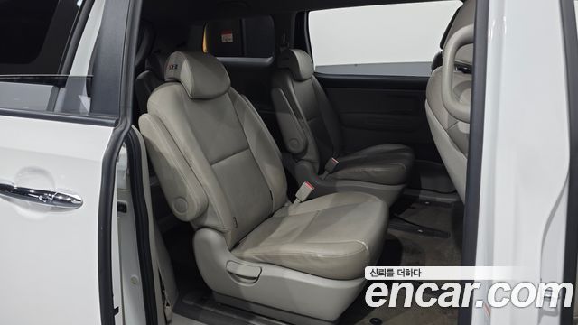 Kia Carnival 9-Seater Luxury 2019 — фото 12