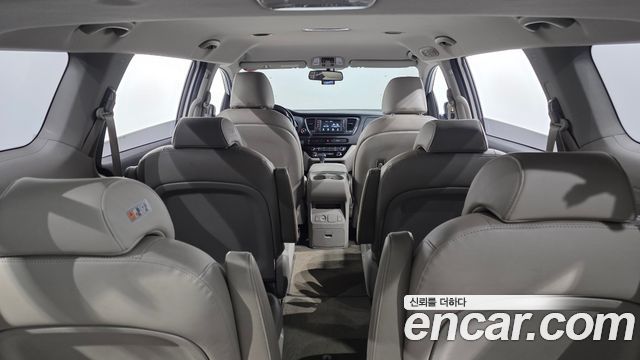 Kia Carnival 9-Seater Luxury 2019 — фото 13