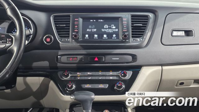 Kia Carnival 9-Seater Luxury 2019 — фото 15