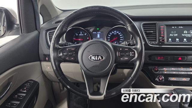 Kia Carnival 9-Seater Luxury 2019 — фото 16