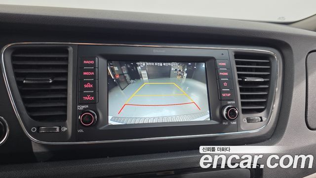 Kia Carnival 9-Seater Luxury 2019 — фото 17