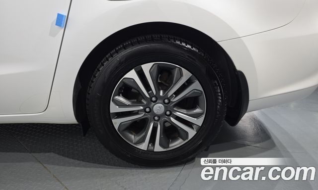 Kia Carnival 9-Seater Luxury 2019 — фото 21