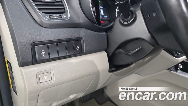 Kia Carnival 9-Seater Luxury 2019 — фото 30