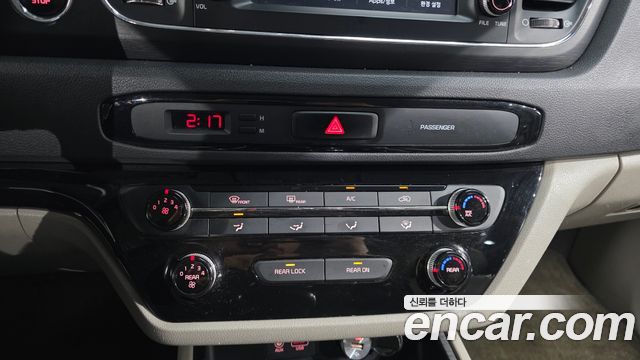 Kia Carnival 9-Seater Luxury 2019 — фото 31