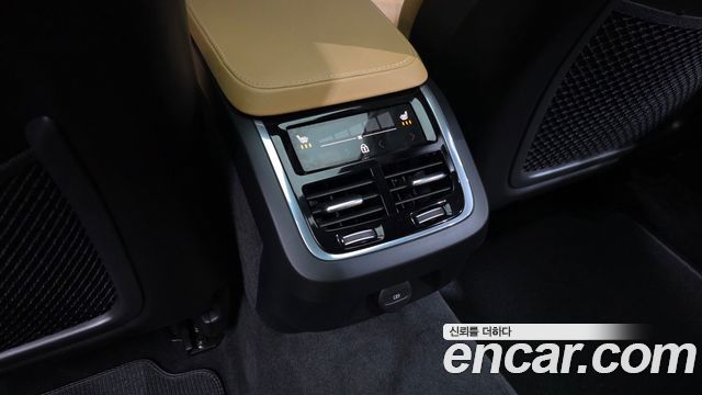 Volvo V90 Cross Country B5 Pro AWD 2021 — фото 19