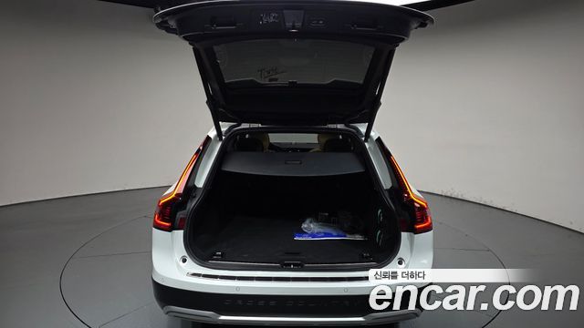 Volvo V90 Cross Country B5 Pro AWD 2021 — фото 20