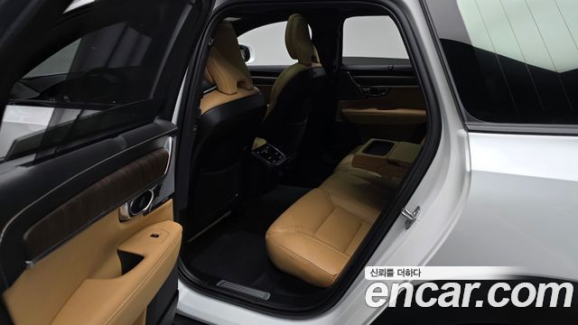 Volvo V90 Cross Country B5 Pro AWD 2021 — фото 26