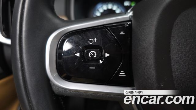 Volvo V90 Cross Country B5 Pro AWD 2021 — фото 31