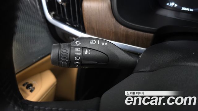 Volvo V90 Cross Country B5 Pro AWD 2021 — фото 32