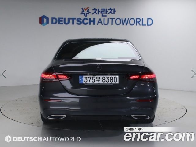 Mercedes-Benz E-Class (W213) E220d 4MATIC AMG Line 2022 — фото 4