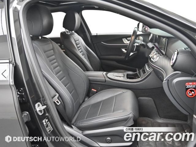 Mercedes-Benz E-Class (W213) E220d 4MATIC AMG Line 2022 — фото 10