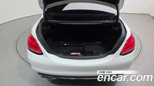 Mercedes-Benz C-Class (W205) C220 d Avantgarde 2018 — фото 20