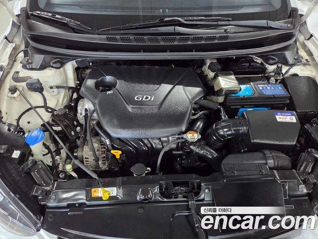 Hyundai Avante 1.6 GDi Modern Standard 2014 — фото 17