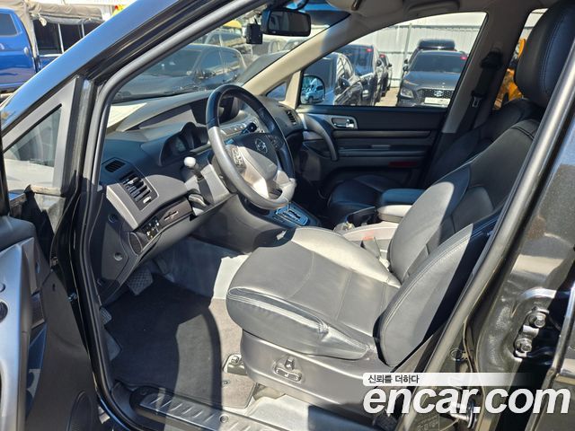 KG Mobility (SsangYong) Korando Turismo 4WD Outdoor Edition 9-seater 2017 — фото 8