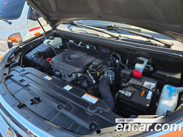KG Mobility (SsangYong) Korando Turismo 4WD Outdoor Edition 9-seater 2017 — фото 16