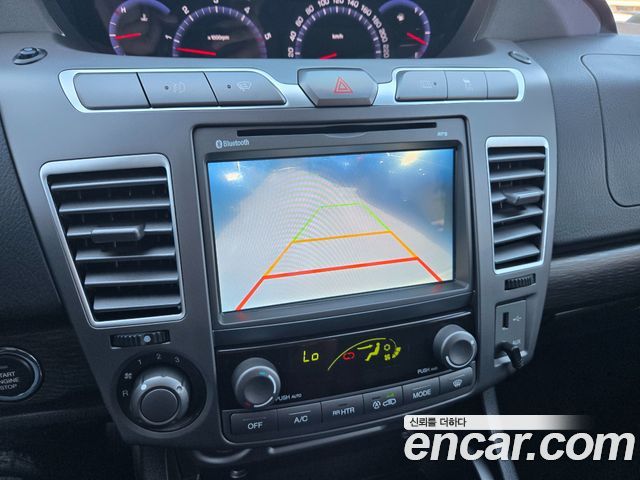 KG Mobility (SsangYong) Korando Turismo 4WD Outdoor Edition 9-seater 2017 — фото 20