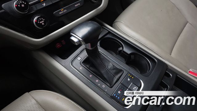 Kia Carnival 9-seater Luxury 2017 — фото 9