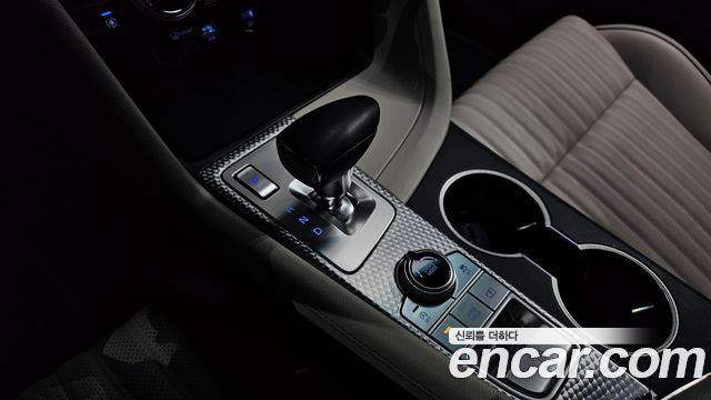 Genesis G70 Shooting Brake Gasoline 2.0T 2WD 2023 — фото 9