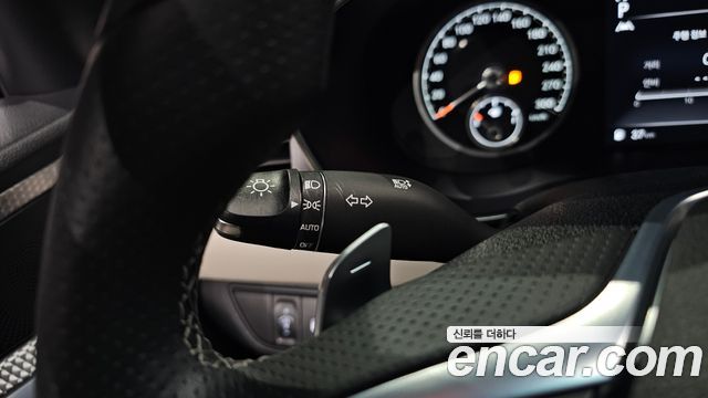 Genesis G70 Shooting Brake Gasoline 2.0T 2WD 2023 — фото 35