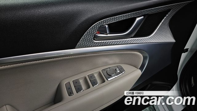 Genesis G70 Shooting Brake Gasoline 2.0T 2WD 2023 — фото 36