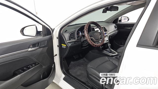 Hyundai Avante (AD) 1.6 GDI Value Plus 2017 — фото 10