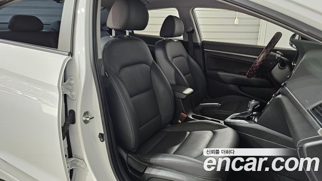 Hyundai Avante (AD) 1.6 GDI Value Plus 2017 — фото 11