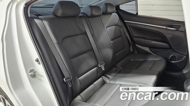 Hyundai Avante (AD) 1.6 GDI Value Plus 2017 — фото 12