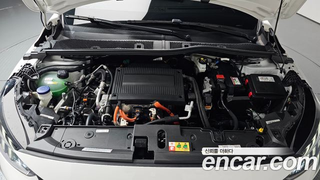 Peugeot e-208 (II) GT 2023 — фото 6