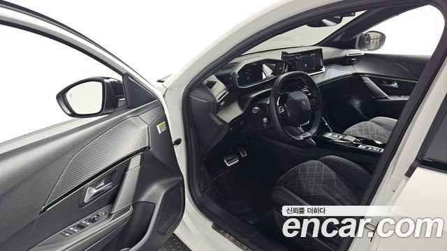 Peugeot e-208 (II) GT 2023 — фото 10