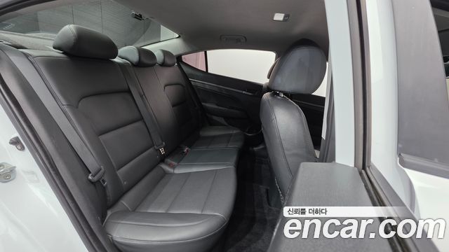 Hyundai Avante (AD) 1.6 GDI Smart 2017 — фото 19