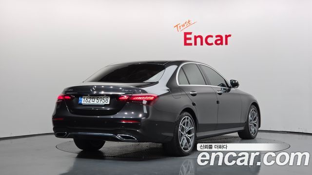 Mercedes-Benz E-Class (W213) E220d 4MATIC AMG Line 2022 — фото 2