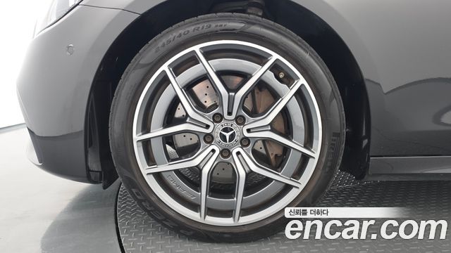 Mercedes-Benz E-Class (W213) E220d 4MATIC AMG Line 2022 — фото 5
