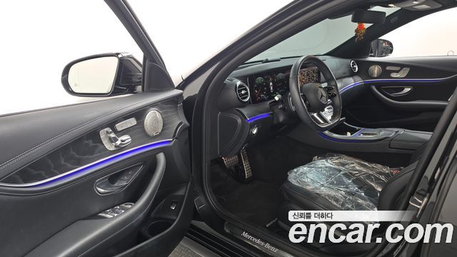 Mercedes-Benz E-Class (W213) E220d 4MATIC AMG Line 2022 — фото 10