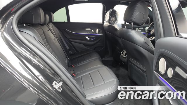 Mercedes-Benz E-Class (W213) E220d 4MATIC AMG Line 2022 — фото 11