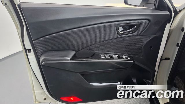 KG Mobility (SsangYong) Tivoli Air Diesel IX 4WD 2016 — фото 30