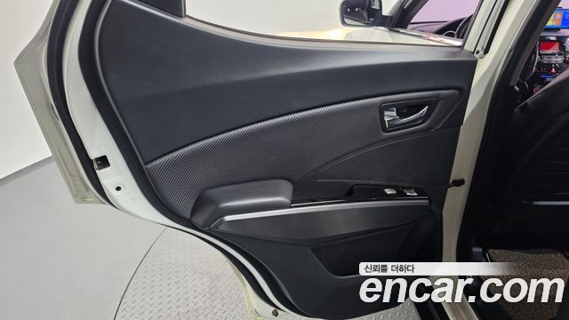 KG Mobility (SsangYong) Tivoli Air Diesel IX 4WD 2016 — фото 31