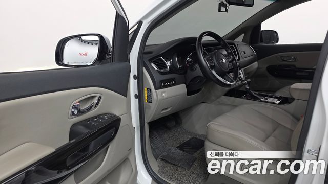 Kia Carnival Gasoline 9-Seater Noblesse Special 2019 — фото 10