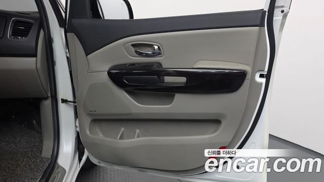 Kia Carnival Gasoline 9-Seater Noblesse Special 2019 — фото 25