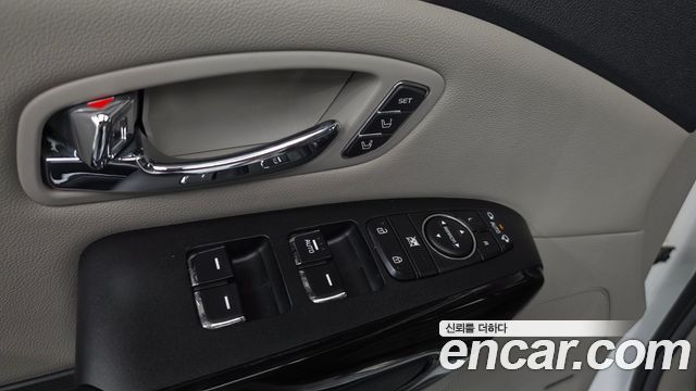 Kia Carnival Gasoline 9-Seater Noblesse Special 2019 — фото 31