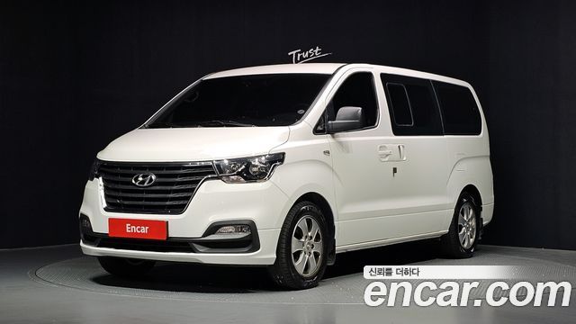 Hyundai Grand Starex Wagon 12-Seater Smart