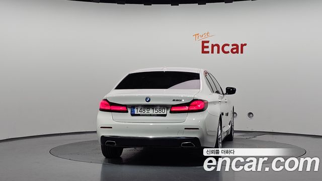 BMW 5 Series (G30) 530e Luxury 2022 — фото 4